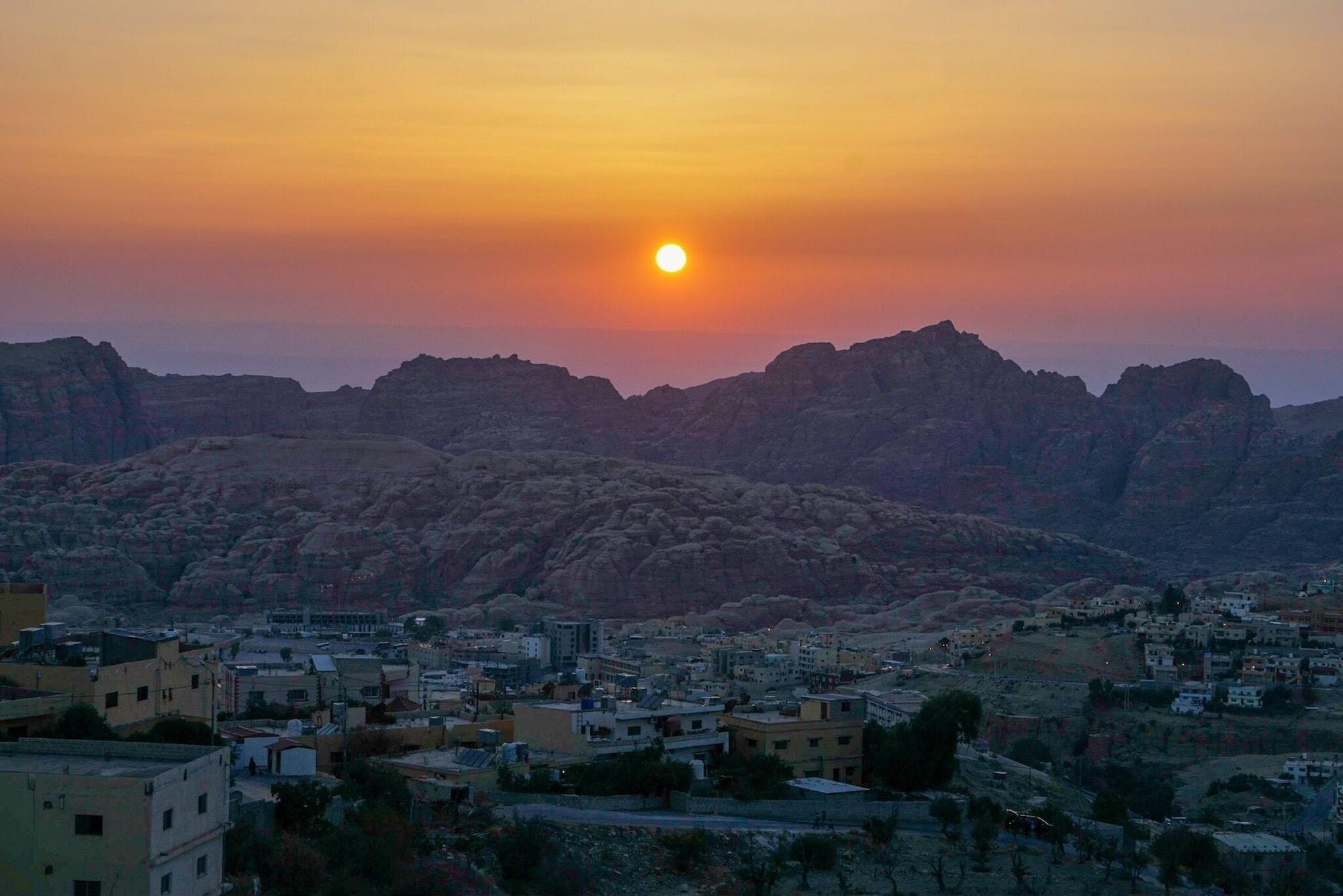 Petra Nights Hotel Wadi Musa Bagian luar foto